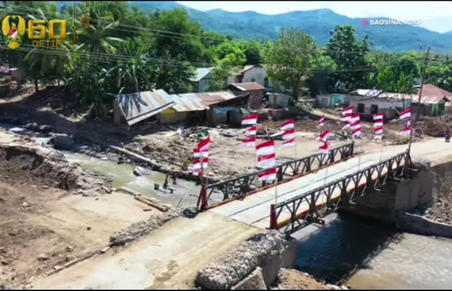 Semakin Hari Kian Membaik, Satgas TNI AD Mulai Bersihkan Reruntuhan Bangunan di Wilayah Adonara
