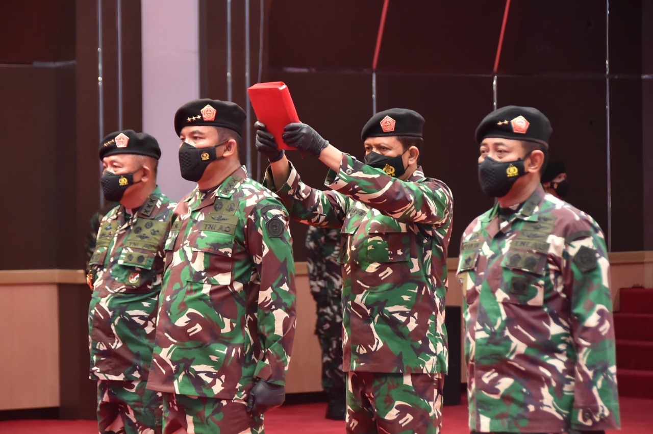 Panglima TNI Pimpin Penyerahan Jabatan Kasum, Aspers, Dansesko dan Danjen Akademi