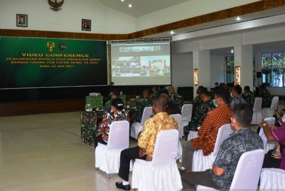 KASAD Jendral Andika Melalui Vicon Berikan Pengarahan Kepada Para Orang Tua Calon Akmil