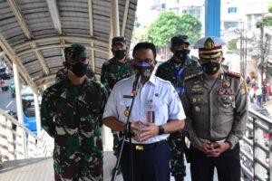 Pangdam Jaya Tinjau Penyekatan PPKM Darurat di Jalan Mampang Raya Teritorial Kodim 0504/JS