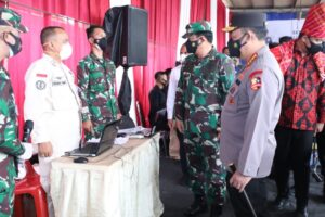 Panglima TNI Tinjau Vaksinasi Covid-19 Pedagang Pasar Induk Lau Cih Ucapkan Terima Kasih