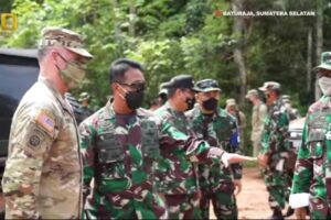 KASAD dan General Flynn Meninjau Fasilitas Exercise Control U.S. Army di Baturaja  