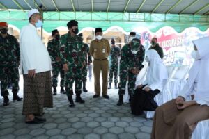 Panglima TNI Ingatkan Santri dan Masyarakat Tetap Pakai Masker serta Disiplin Prokes